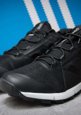 Кроссовки мужские в стиле Adidas  Terrex, черные (11813),  [  41 42 43 44  ]